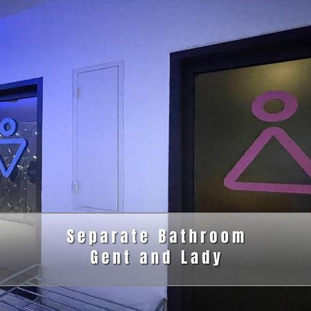 Pera Space Capsule Hotel Phuket ภายนอก รูปภาพ